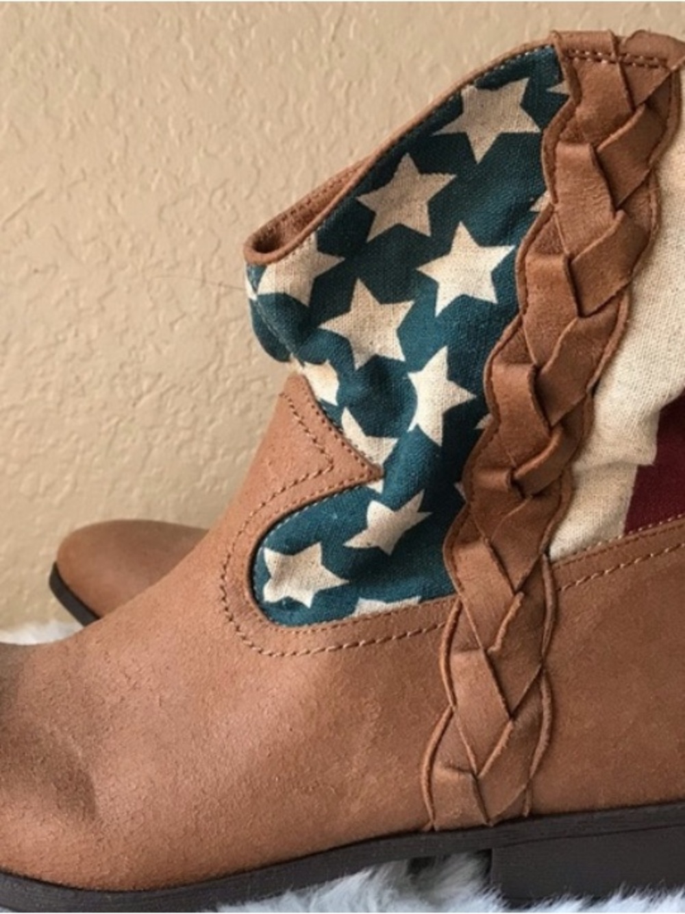 Country western Cowboy Boots with Star-Patterned Blue Accent